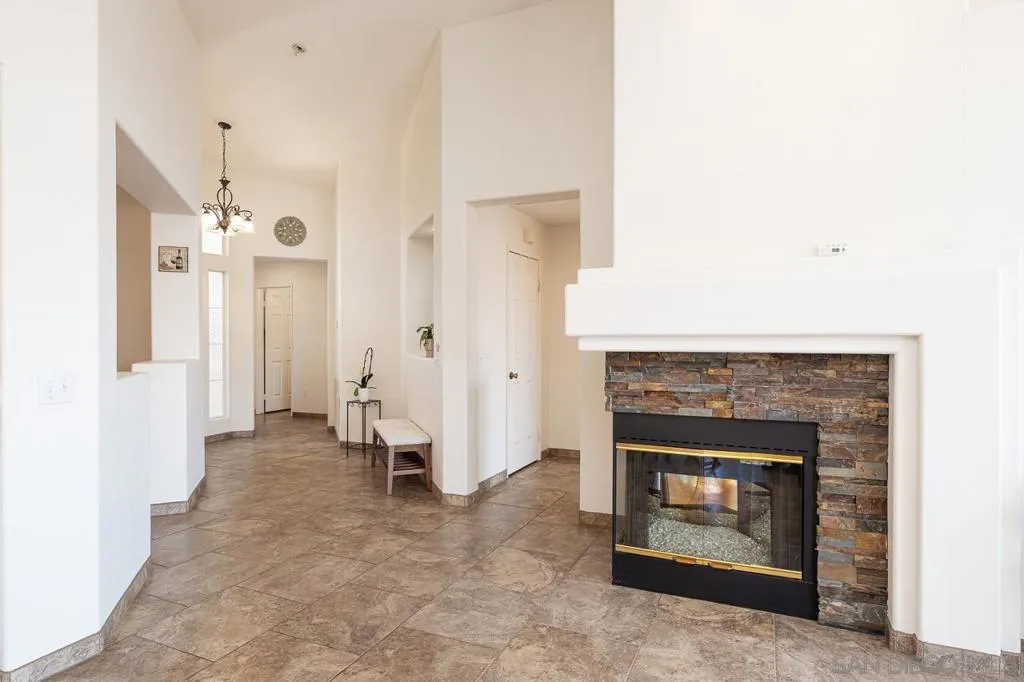 Alpine, California 91901, United States, 3 Bedrooms Bedrooms, ,2 BathroomsBathrooms,Residential,Active,190631