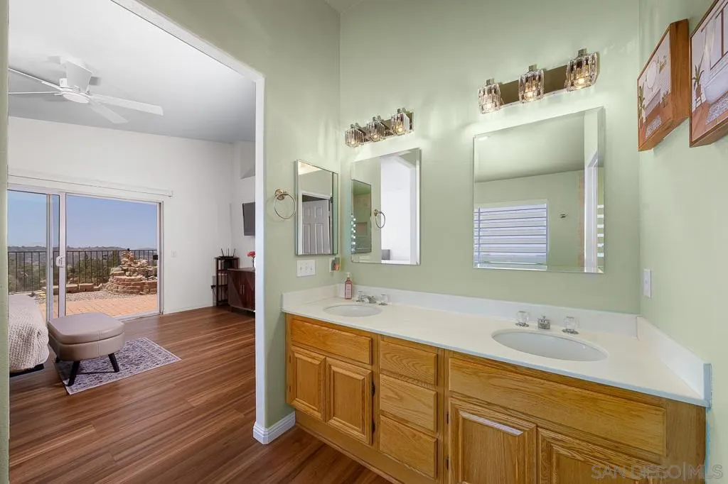 Alpine, California 91901, United States, 3 Bedrooms Bedrooms, ,2 BathroomsBathrooms,Residential,Active,190631