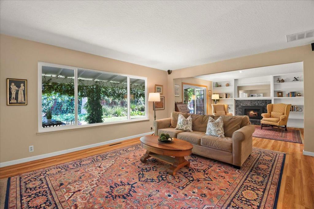 Properties 4 1634 Bowling Lane