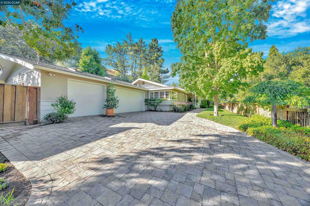 3237 Driftwood Dr