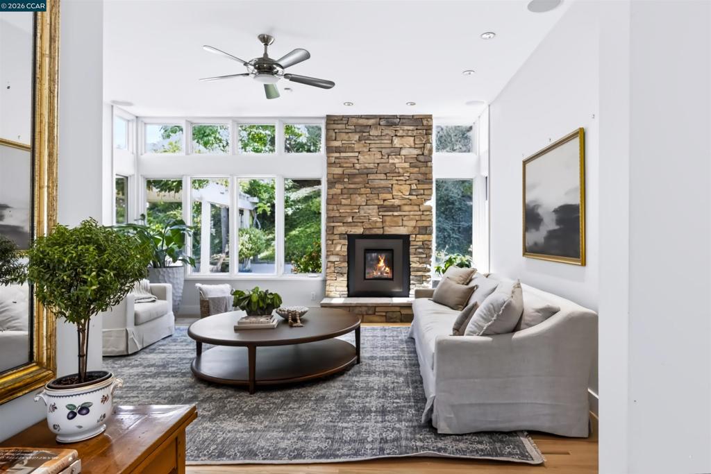3237 Driftwood Dr