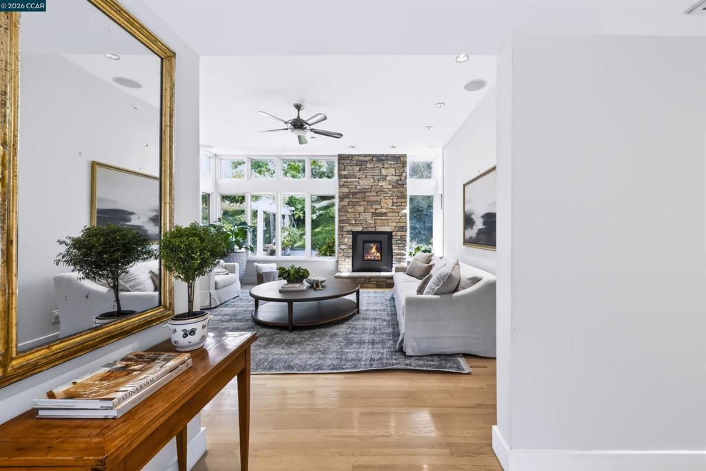 3237 Driftwood Dr