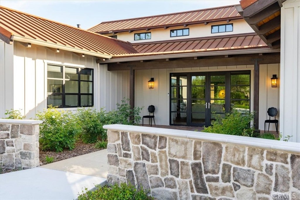 2925 Warm Springs Lane
