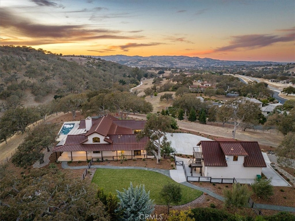 2925 Warm Springs Lane