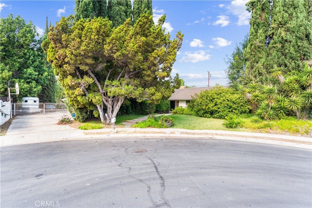Photo of 401 Estralita Pl, Fullerton, CA 92835 (MLS # PW25245684)