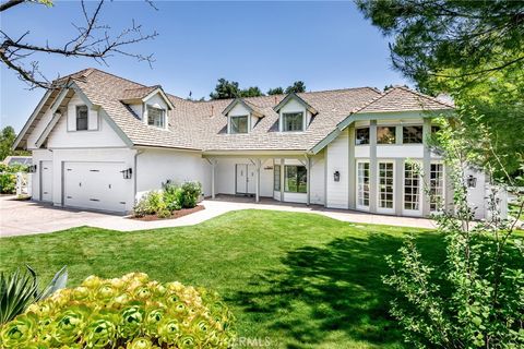 Photo of 15601 Saddleback Road, Canyon Country, CA 91387 (MLS # SR26108619)
