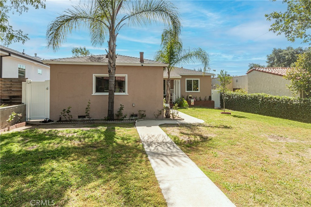 1030 E San Jose