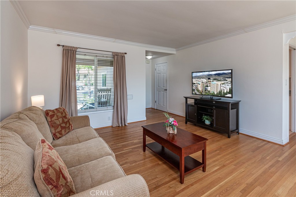 1030 E San Jose