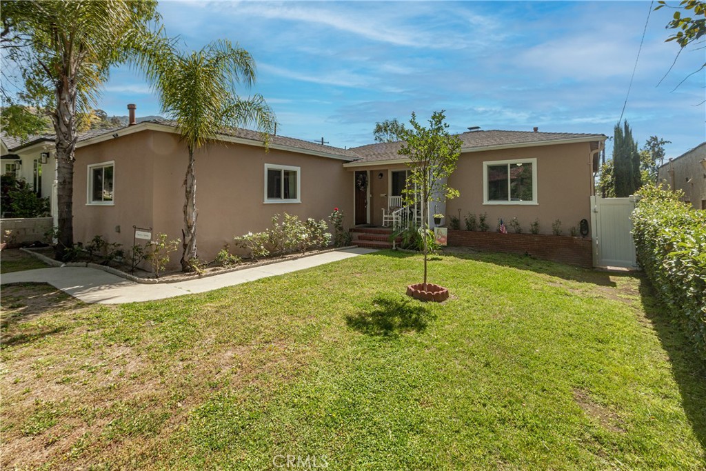1030 E San Jose