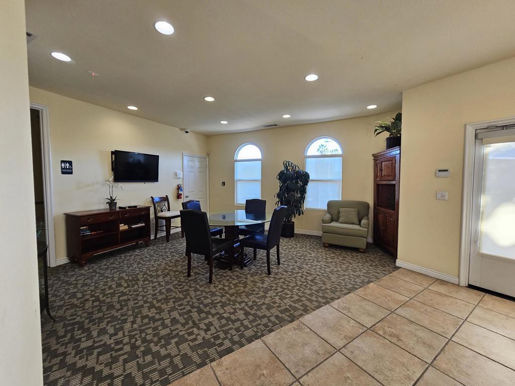 LQ Desert Villas - Residential Lease