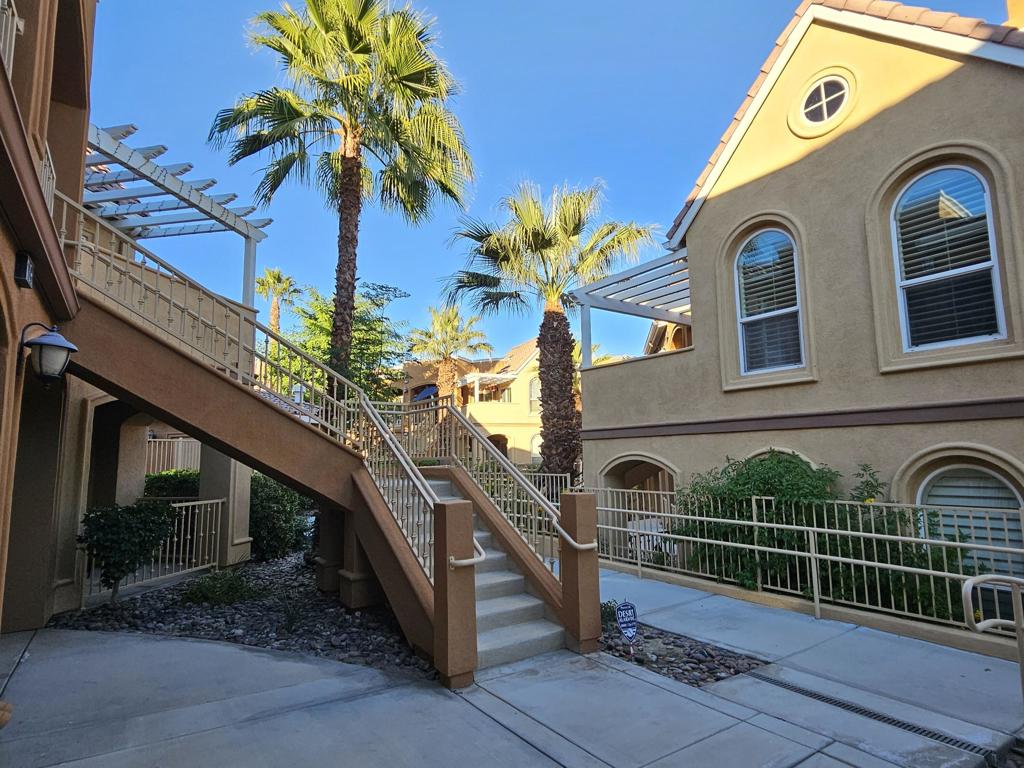 LQ Desert Villas - Residential Lease