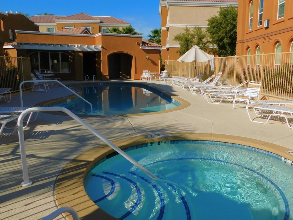 LQ Desert Villas - Residential Lease