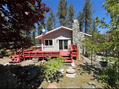 Photo of 5746 Elm St, Wrightwood, CA 92397 (MLS # IV26083730)