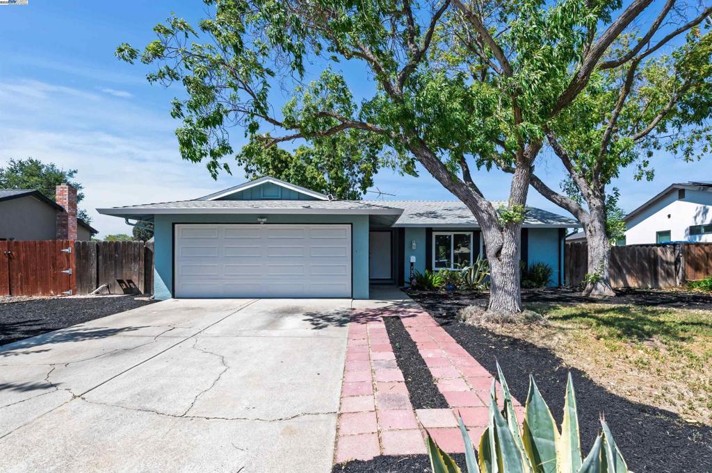 This is your opportunity to own a beautifully maintained 3-bedroom, 1.5-bath home in Livermore’s desirable Summerset neighborhood. The home features fresh paint throughout, a functional floor plan, and a spacious backyard ready for your personal touch. Located near excellent schools, green parks, and major commute routes, this property offers both charm and convenience and value.