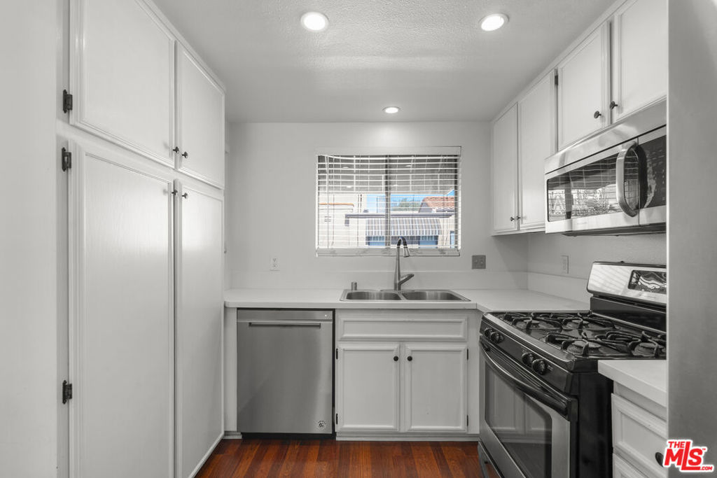 3055 Brea Boulevard 4