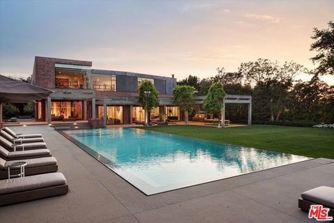 Photo of 3350 Stoneridge Lane, Los Angeles, CA 90077 (MLS # 25551623)