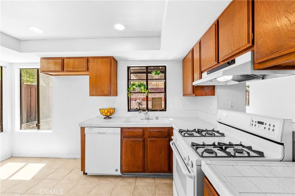 1407 Lakeside, Huntington Beach CA 92648 - Photo 28