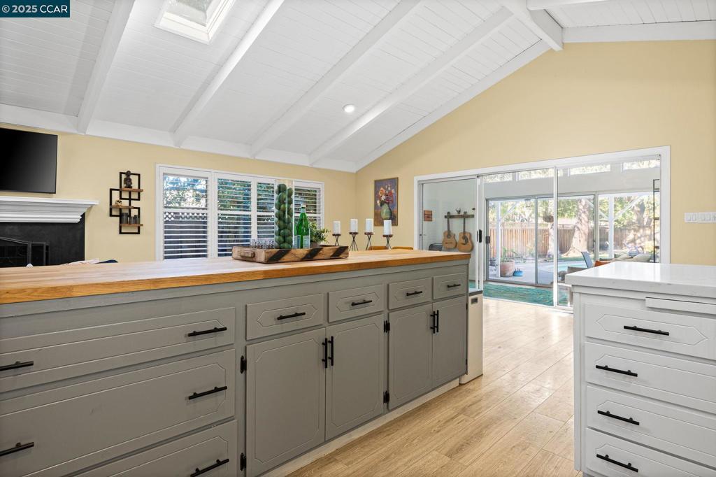 CARRIAGE SQUARE - Residential