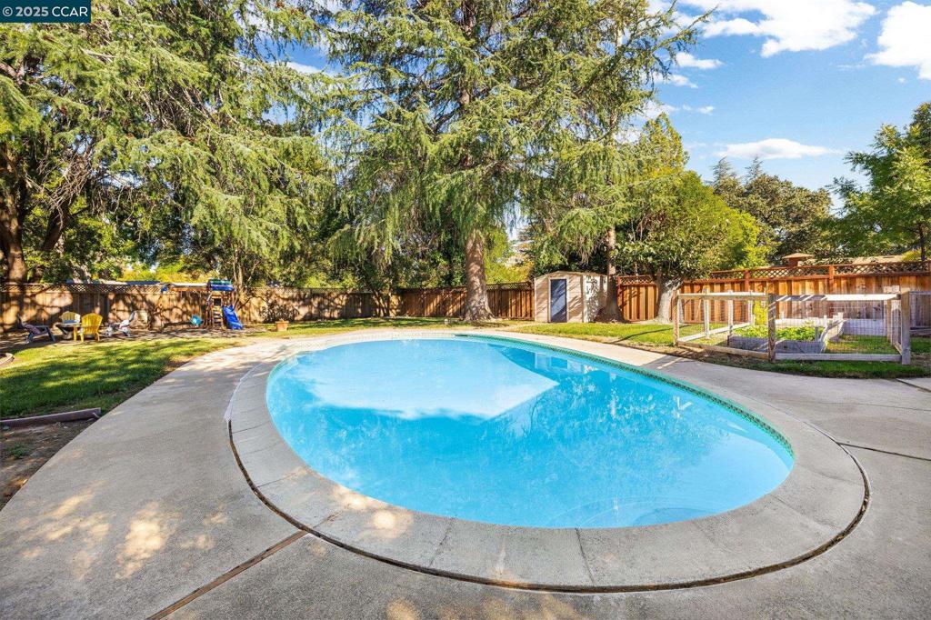 CARRIAGE SQUARE - Residential