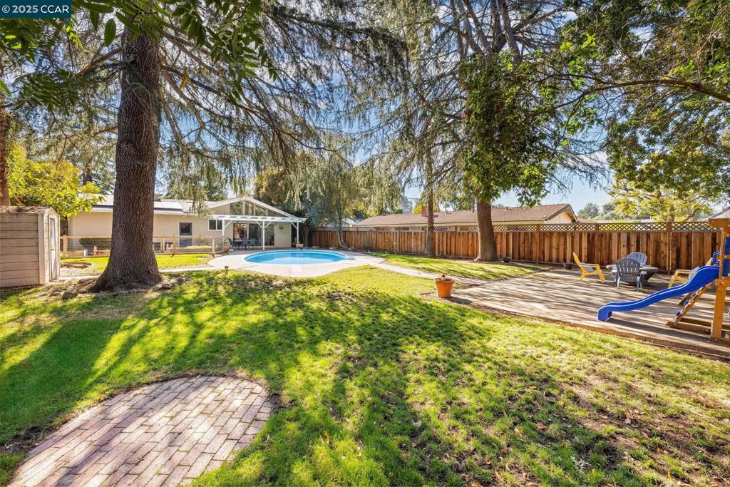 CARRIAGE SQUARE - Residential