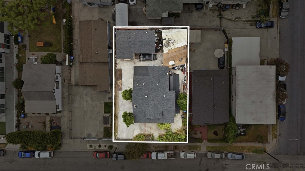 1472 W 37th st Street