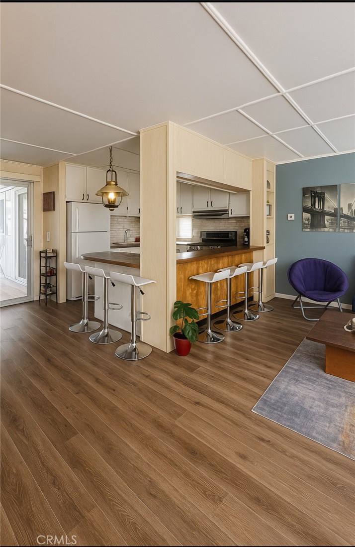 Desert Crest Country Club - Residential Lease