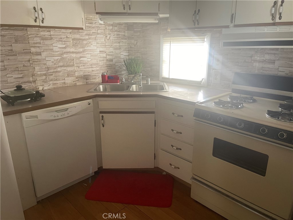 Desert Crest Country Club - Residential Lease