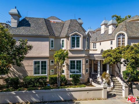 Photo of 9001 Dayton Way #D, Beverly Hills, CA 90211 (MLS # 26838259)