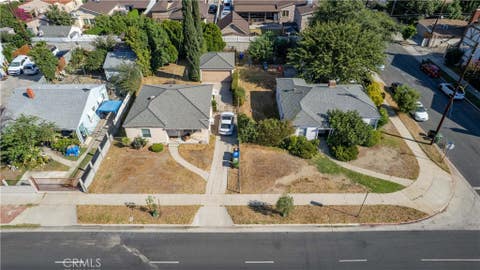 Photo of 14005 Victory Boulevard, Van Nuys, CA 91401 (MLS # SR25220541)