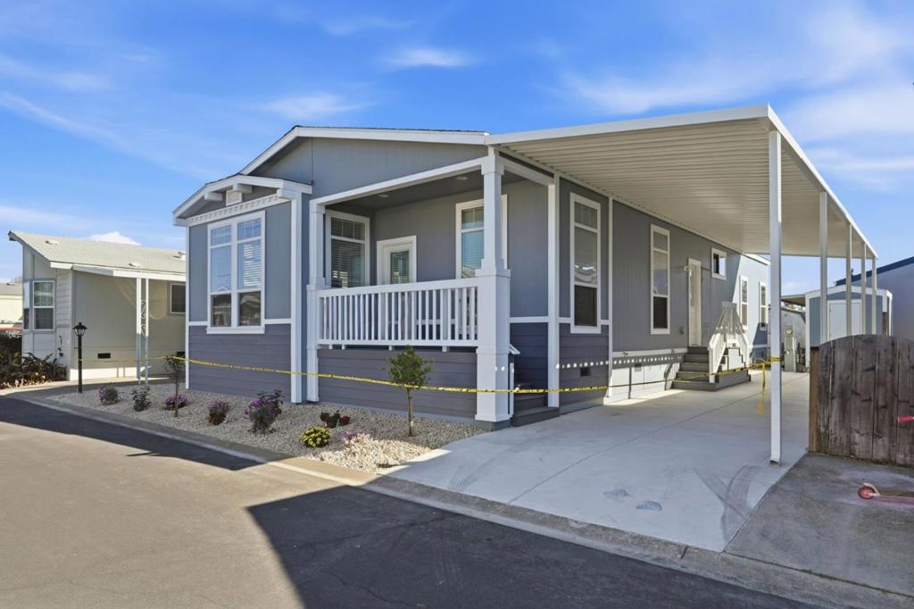 500 W 10th Street