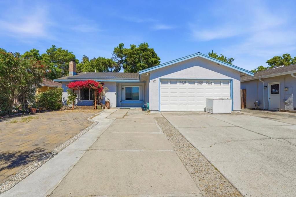 Photo of 1775 Arroyo De Oro, San Jose, CA 95116 (MLS # ML82042397)
