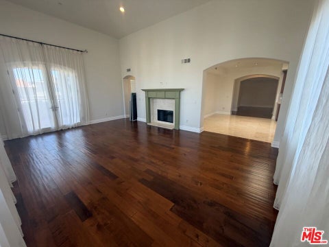 Photo of 12050 Guerin Street #401, Studio City, CA 91604 (MLS # 26895023)