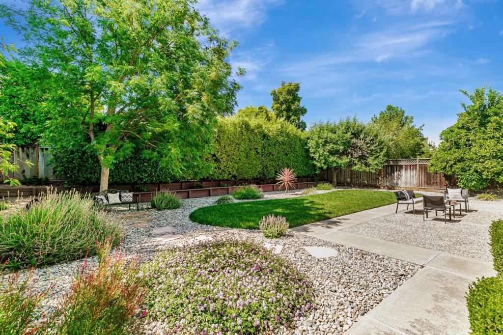 3012 Lake Estates Court