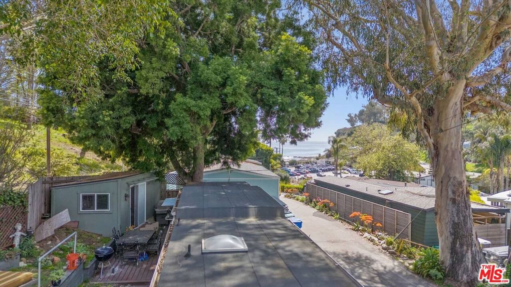 2 Paradise Cove Road