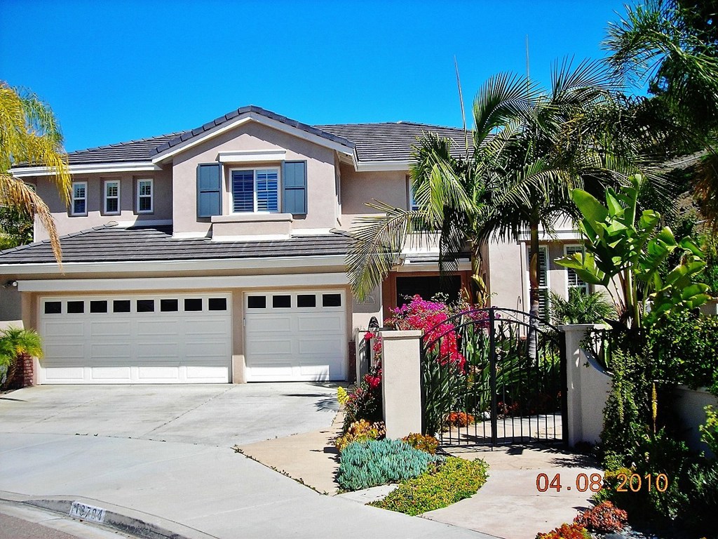 5 Bed/4 bath executive home w/ office/den & loft. Home is loaded w/ amenities like chef’s dream kitchen, dining areas, pool & spa w/ outdoor kitchen. Fully fenced lot, pet friendly on a quiet cul-de-sac. Formal entry leads to elegant living room, down stairs bedroom suite. Granite, wood and travertine finishes are used throughout. Other upgrades include custom window treatments, designer paint, ceiling fans, upgraded sound and security system. Rental amount includes gardener and pool service. Neighborhoods: Cameo View: Valley/Canyon Sewer: Septic Installed