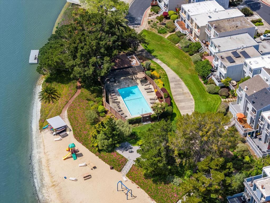 651 Port Drive 208