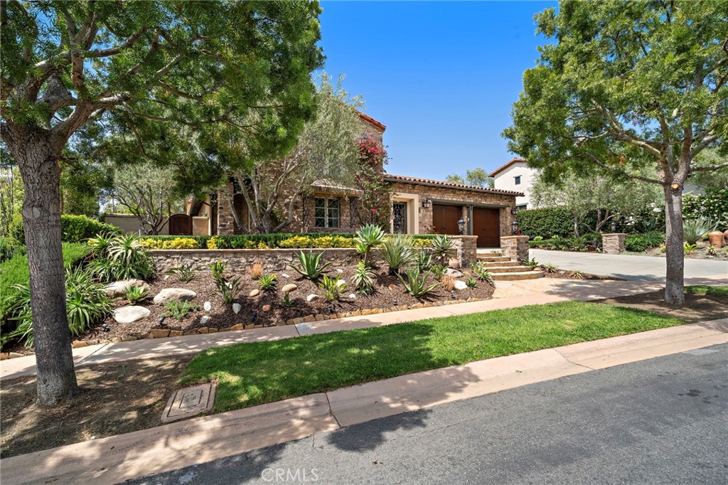 15 Sarteano Drive