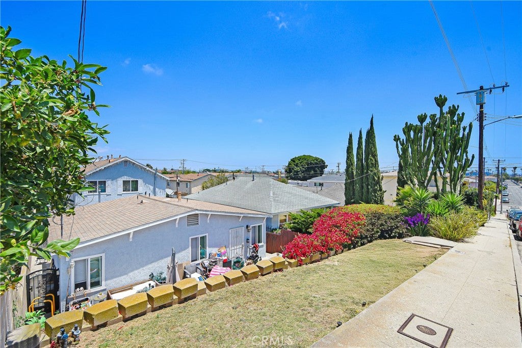 732 W 21st