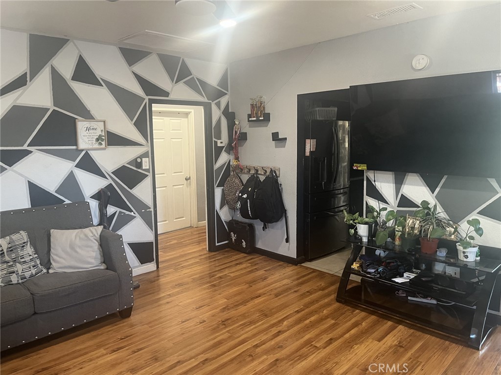 4264 Victoria Avenue