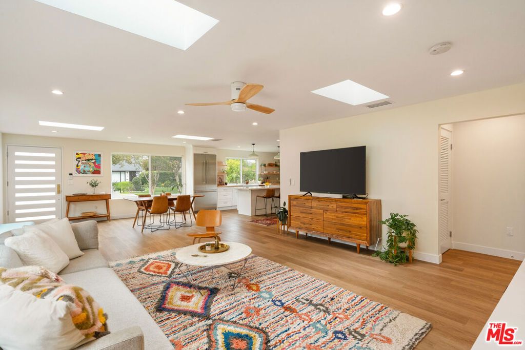 Photo of 5828 Irvine Avenue, Valley Village, CA 91601 (MLS # 25618637)