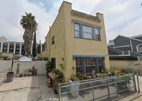 Photo of 1208 N Saint Marys Court, Long Beach, CA 90813 (MLS # OC26095441)