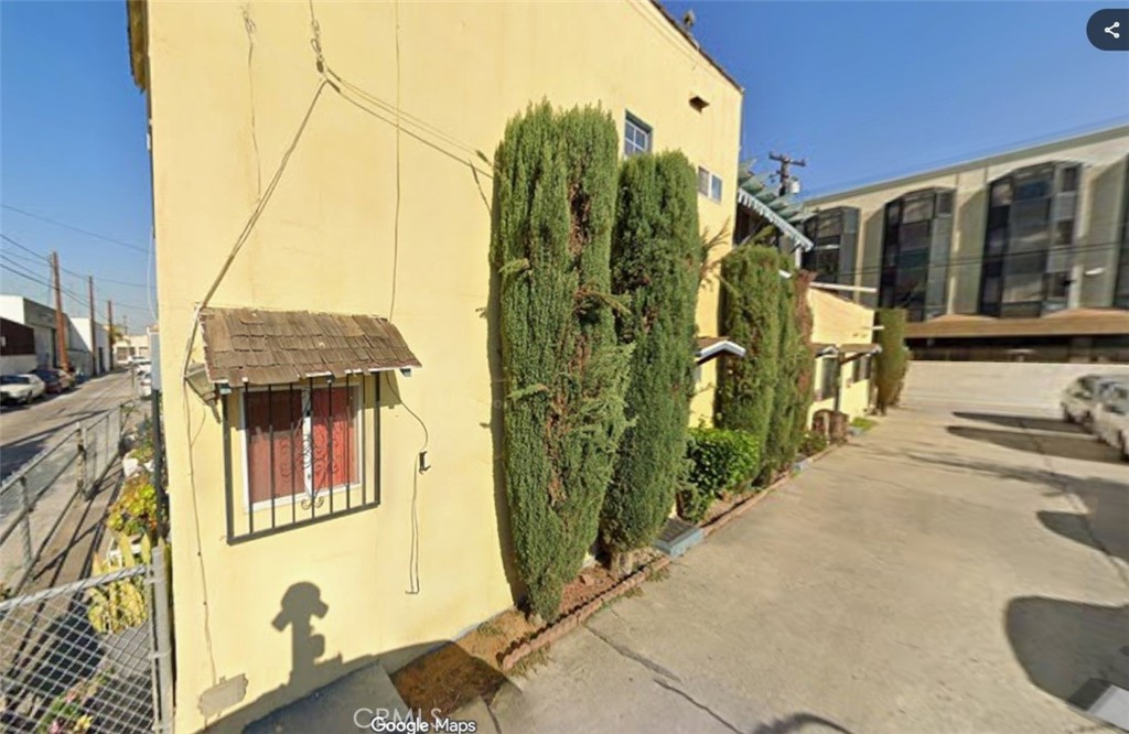 1208 N Saint Marys Court