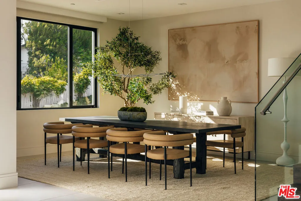 Los Angeles, California 90049, United States, 5 Bedrooms Bedrooms, ,6 BathroomsBathrooms,Residential,Active,224546