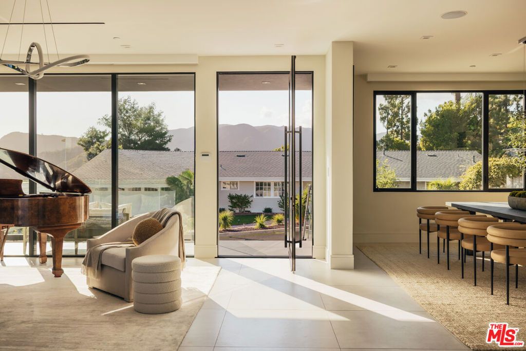 Photo of 2162 Westridge Road, Los Angeles, CA 90049 (MLS # 25601855)