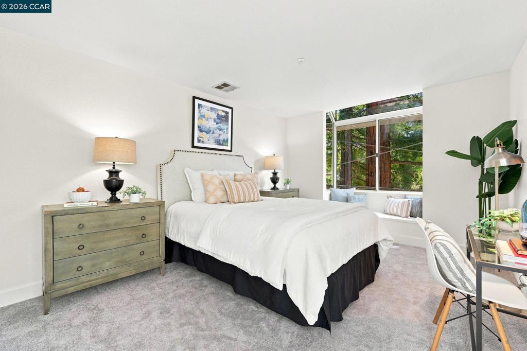 3173 Wayside Plz 212