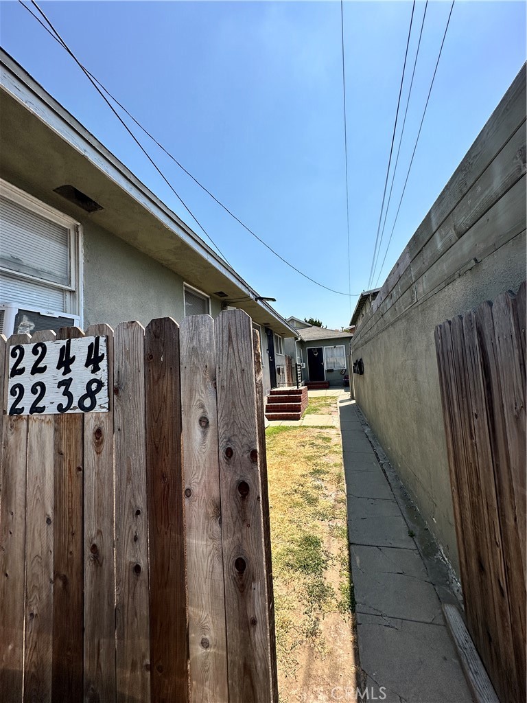 2240 Walnut Avenue