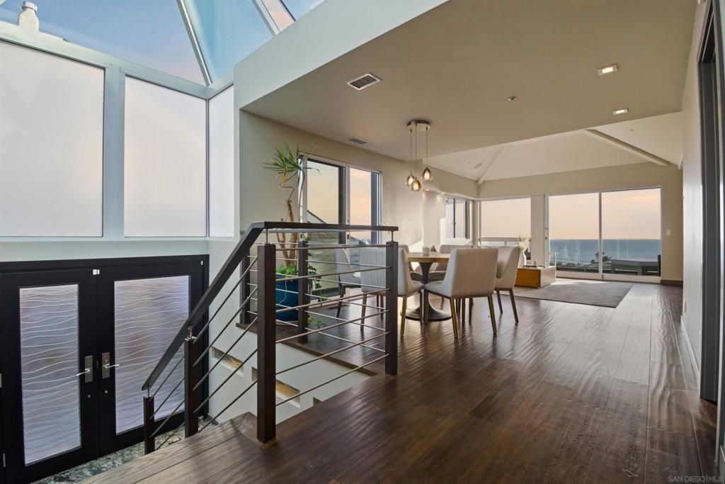 Photo of 2372 Oxford Ave Ave, Cardiff By The Sea, CA 92007 (MLS # 260009652SD)