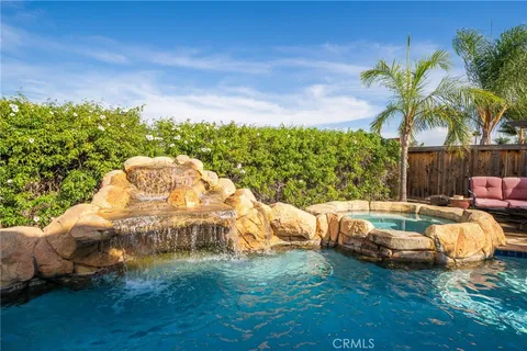 945 Ferndale Dr, Corona, CA 92881 - MLS#: IV25259447