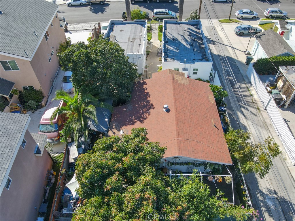 20414 Kenwood Avenue