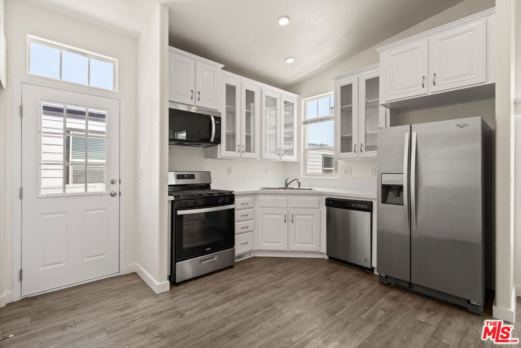 8250 Lankershim Boulevard 30